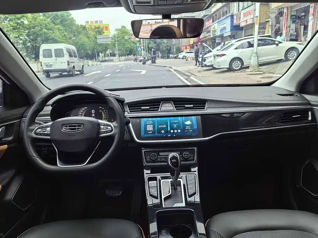 Emgrand GL 1.4 T CVT Luxury