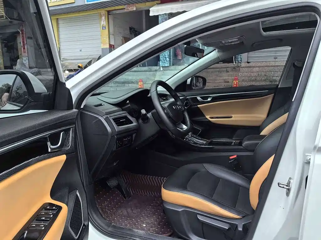 Emgrand GL 1.4 T CVT Luxury