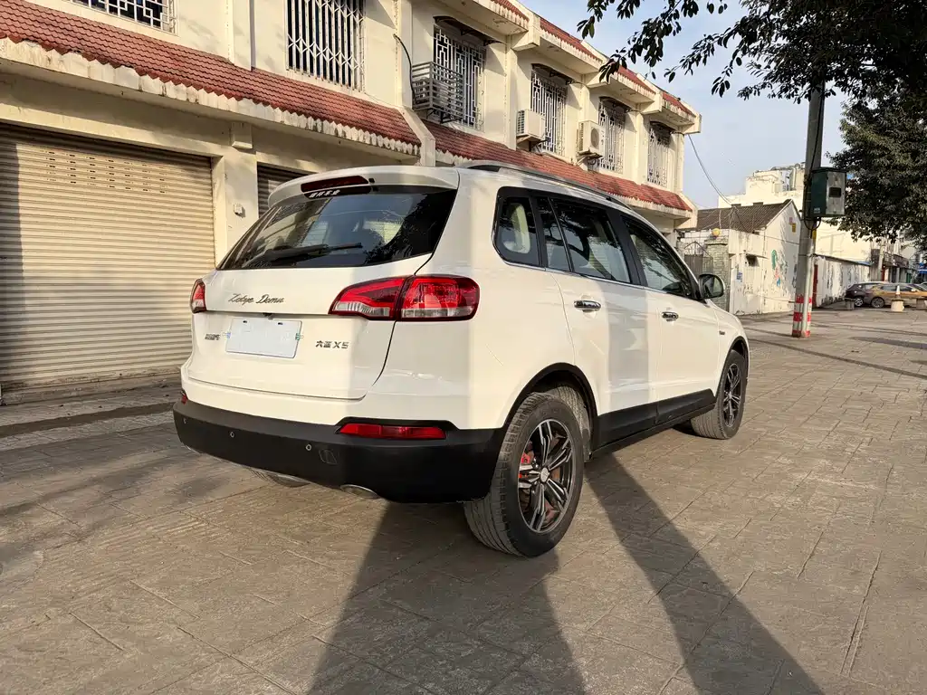 Damai X5 大迈X5 2018款 智能互联版 1.5 T 手动豪华型