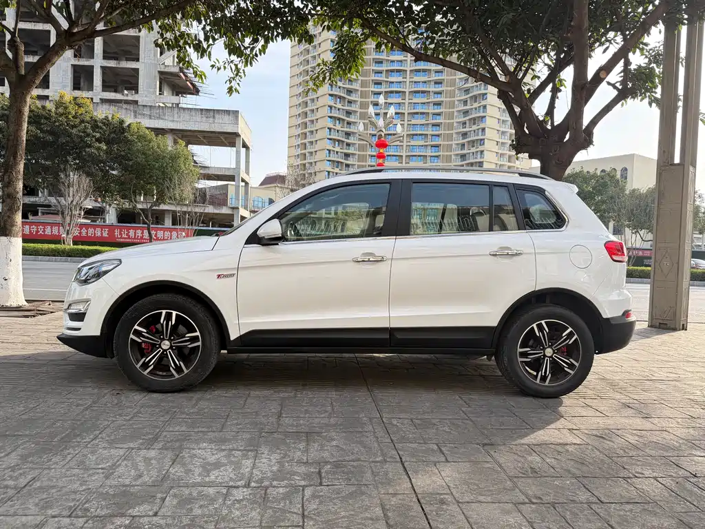 Damai X5 大迈X5 2018款 智能互联版 1.5 T 手动豪华型