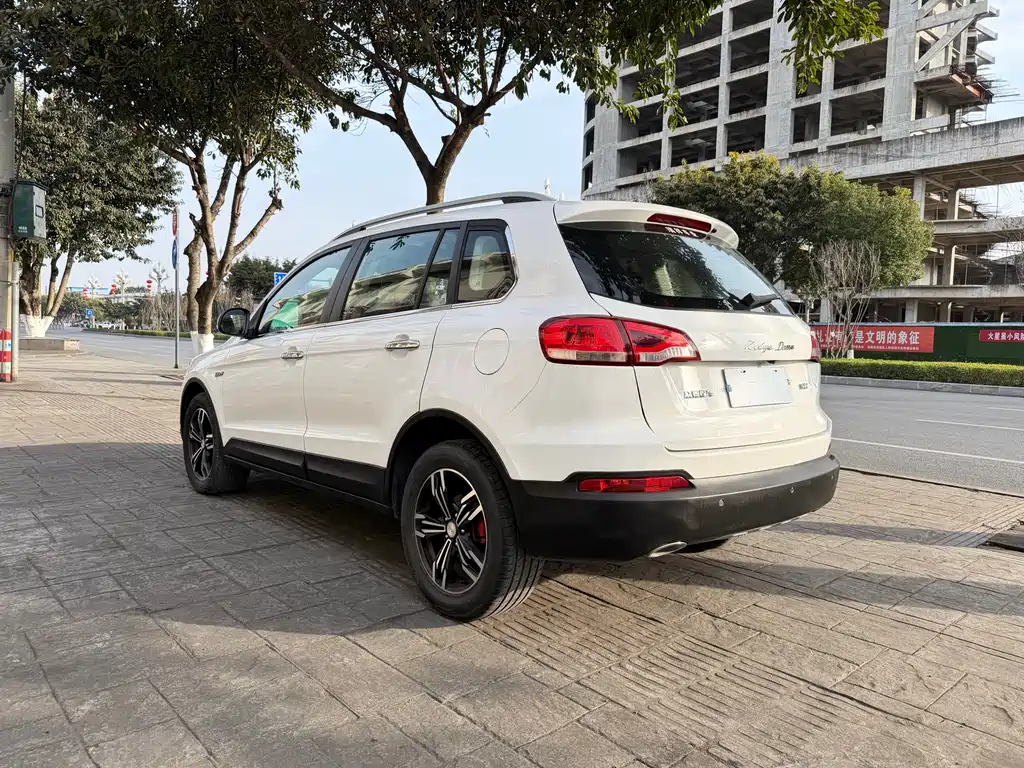 Damai X5 大迈X5 2018款 智能互联版 1.5 T 手动豪华型