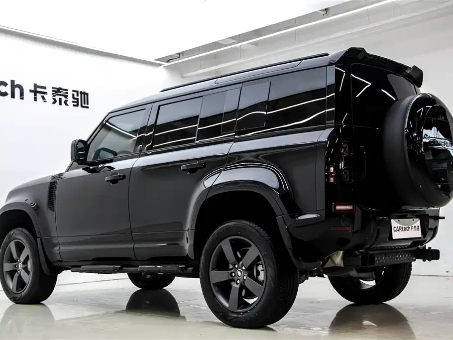 Land Rover Defender 110 3.0 T P400 X-Dynamic HSE