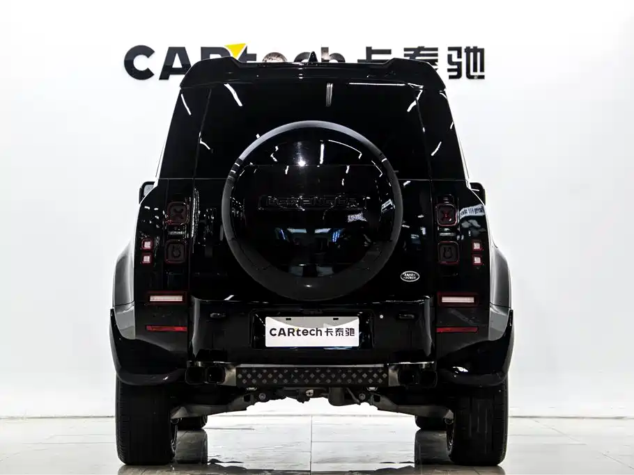 Land Rover Defender 110 3.0 T P400 X-Dynamic HSE