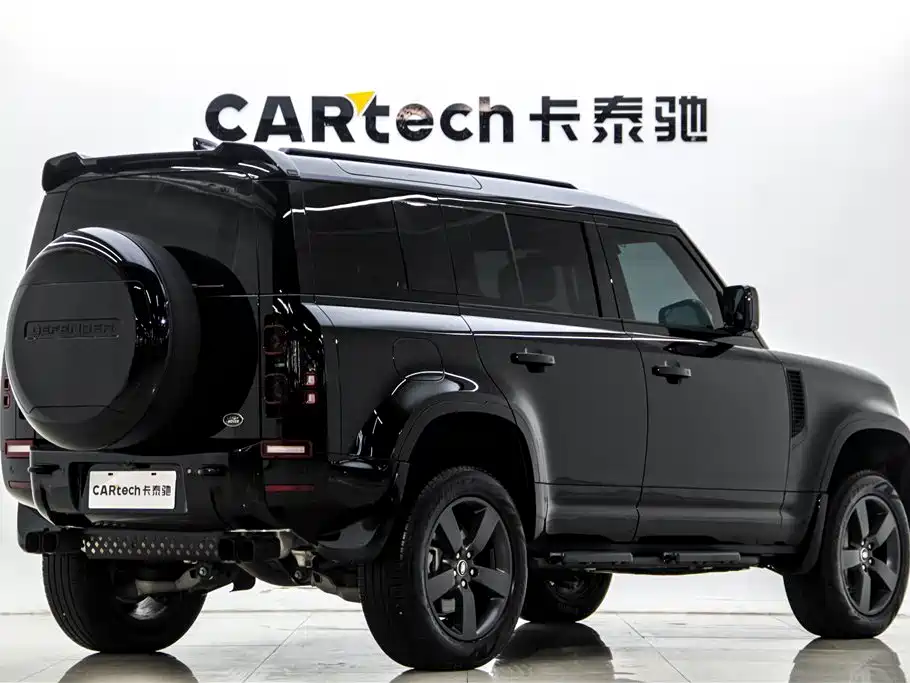 Land Rover Defender 110 3.0 T P400 X-Dynamic HSE