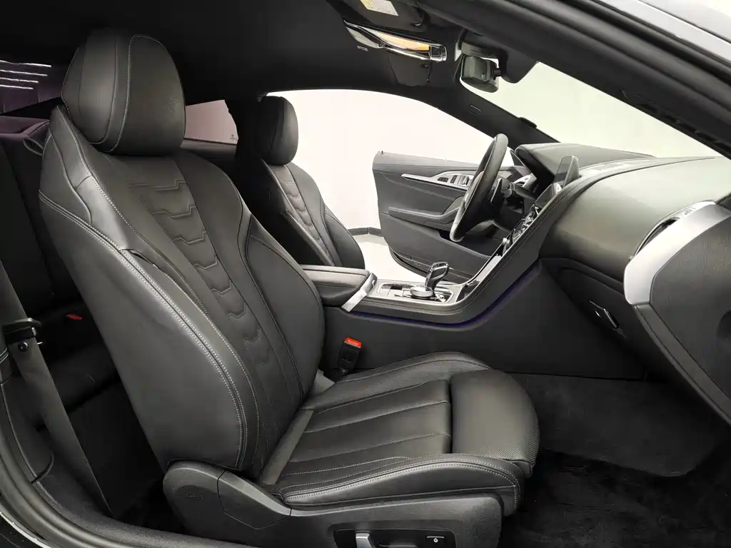 BMW 8 Series 840 i 2-door Coupe M Sport Package