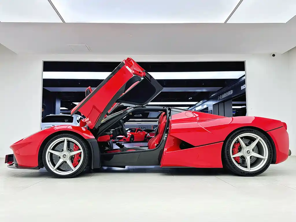LaFerrari 6.3 L Standard