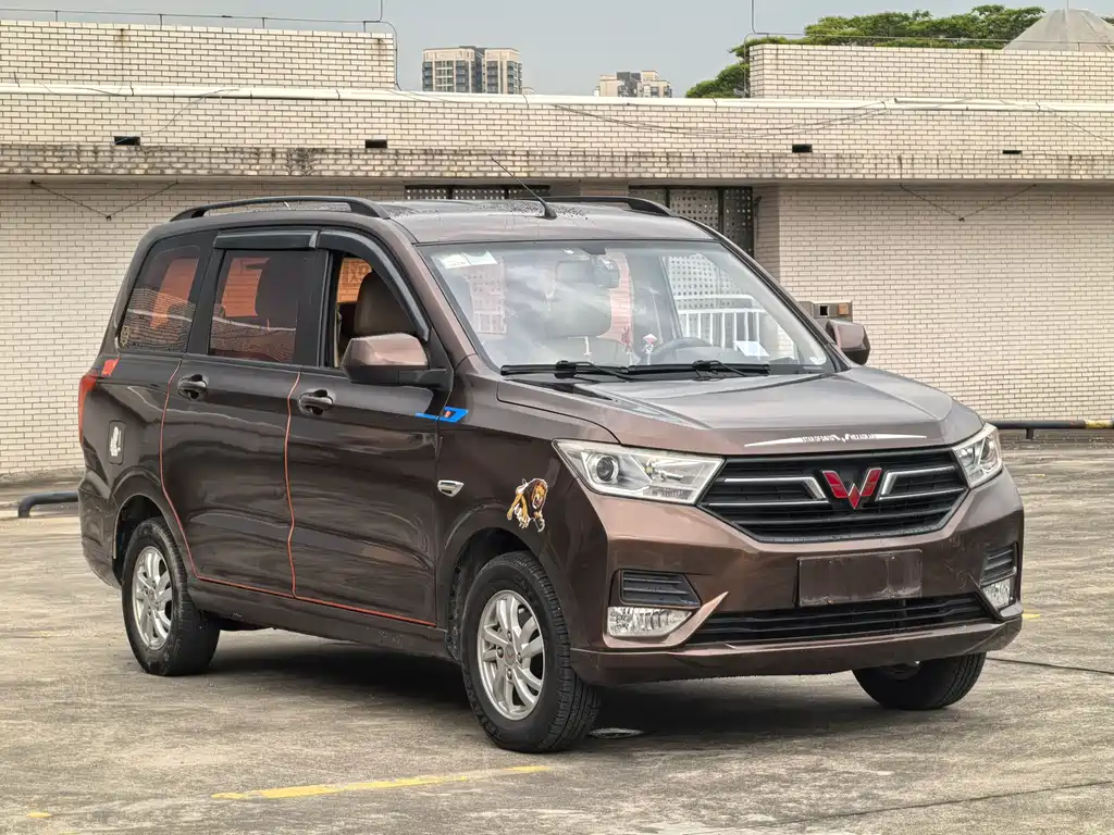 Wuling Hongguang 1.5 L S Comfort L2 B