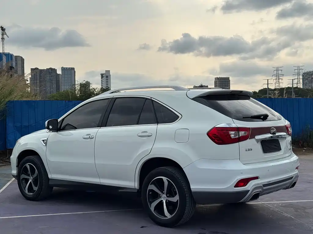 BYD S7 2.0 T Upgraded Auto Distinguished