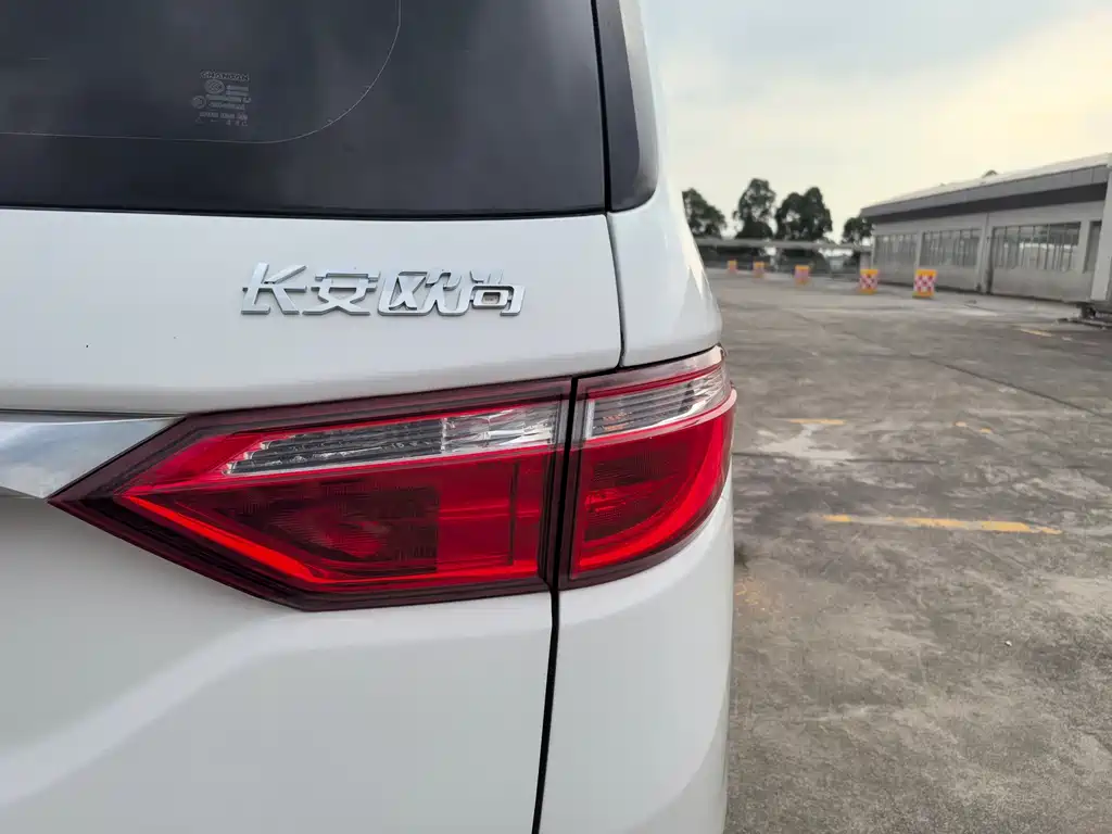 Changan Oshan A600 1.5 L Manual Luxury 7-seat