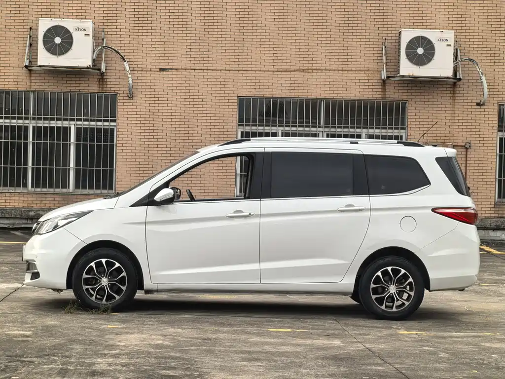 Changan Oshan A600 1.5 L Manual Luxury 7-seat