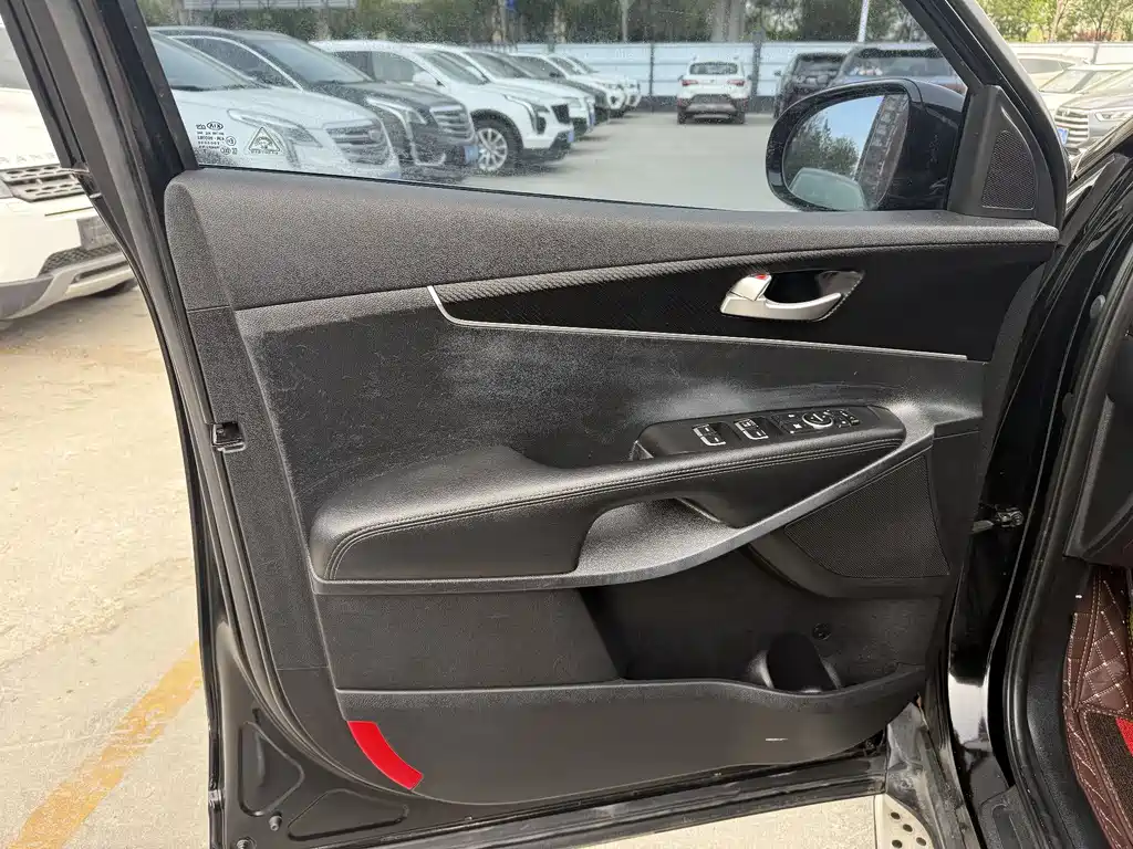 Sorento 索兰托 2015款 索兰托L 2.4 L 汽油4 WD运动版 5座 国IV
