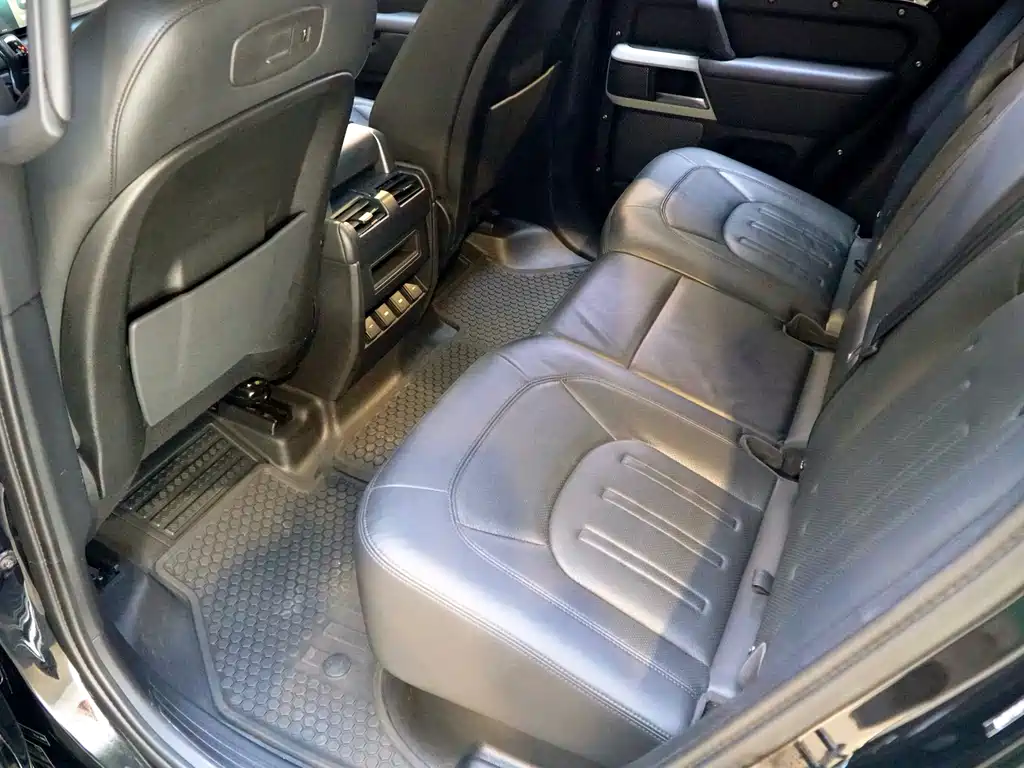Land Rover Defender 路虎卫士 2021款 110 P400 X-DYNAMIC HSE 欧规版
