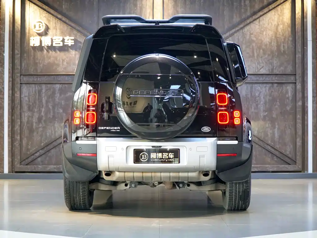 Land Rover Defender 路虎卫士 2021款 110 P400 X-DYNAMIC HSE 欧规版