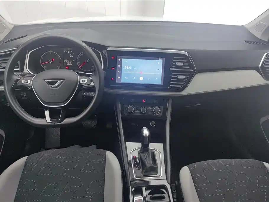 Jetta VS5 280 TSI Auto Progressive
