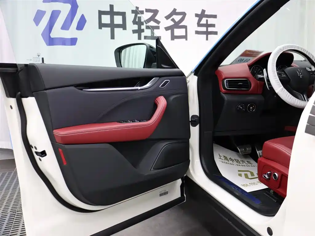 Levante Levante 2024款 2.0 T GT Ultima