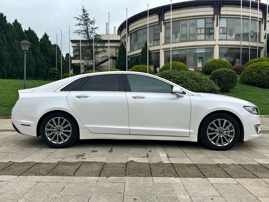 Lincoln MKZ 2.0 T Premium CN-VI