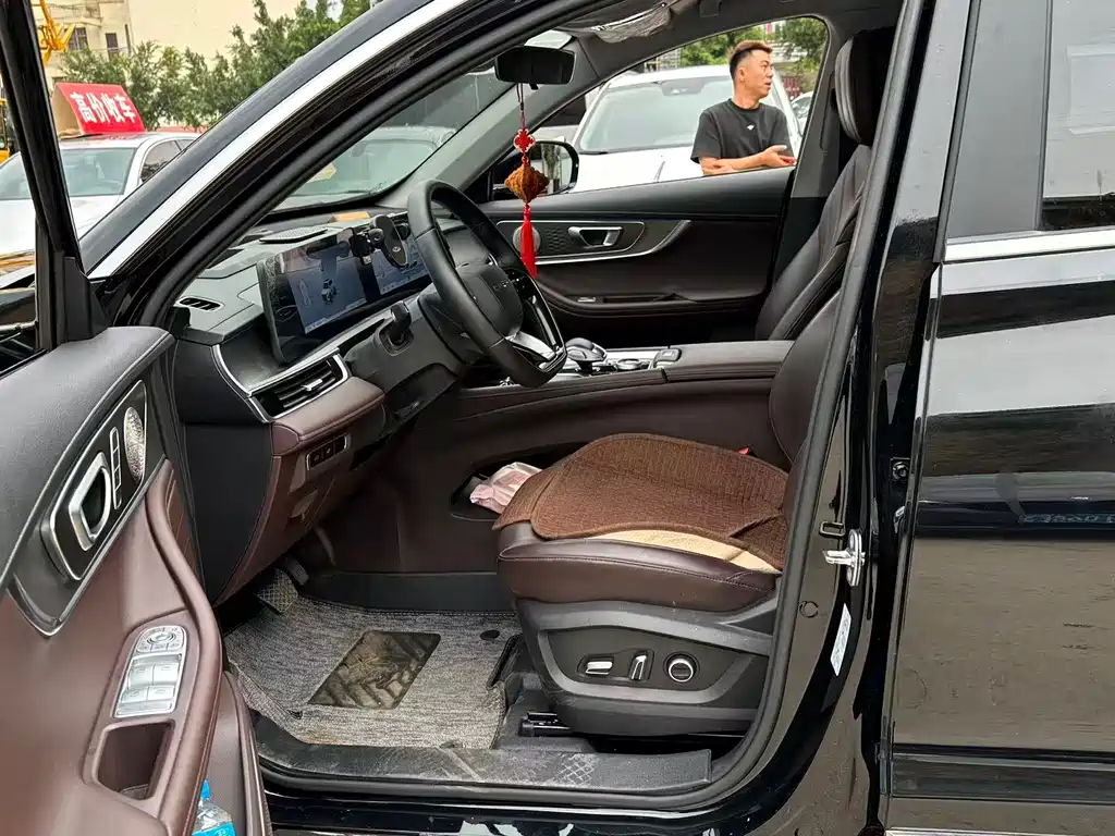 Tiggo 8 PRO Champion 390 T 2 WD Peak 7-seat