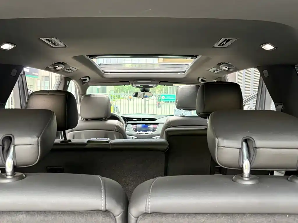 Cadillac XT6 凯迪拉克XT6 2020款 28 T 七座风尚型
