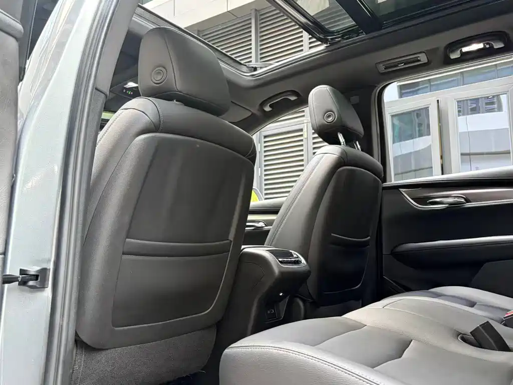 Cadillac XT6 凯迪拉克XT6 2020款 28 T 七座风尚型