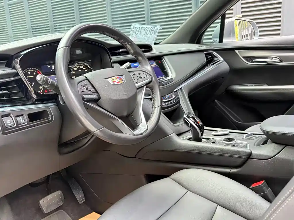 Cadillac XT6 凯迪拉克XT6 2020款 28 T 七座风尚型