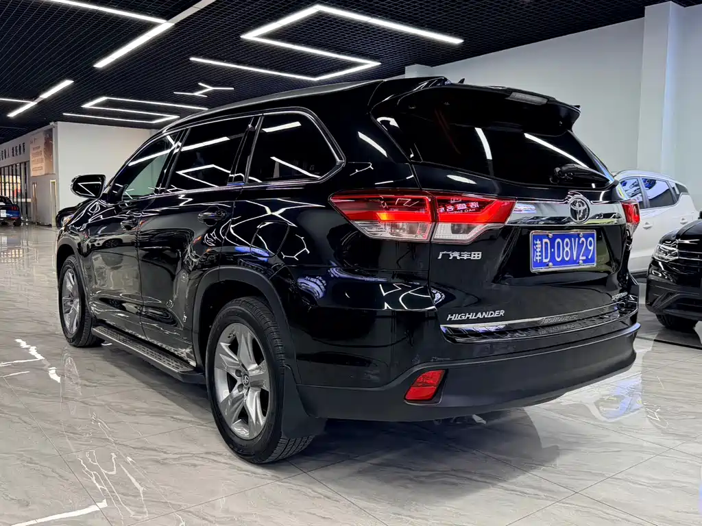 Highlander 2.0 T 4 WD Distinguished 7-seat CN-VI