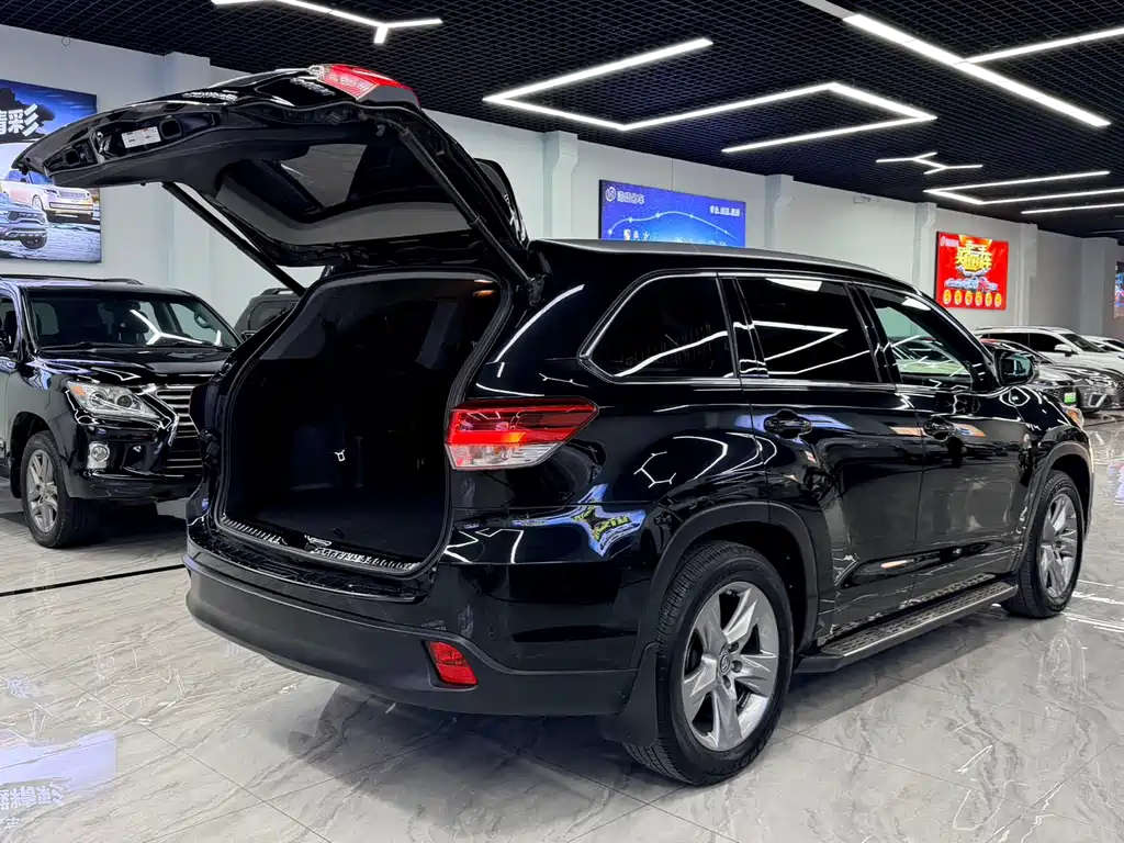 Highlander 2.0 T 4 WD Distinguished 7-seat CN-VI