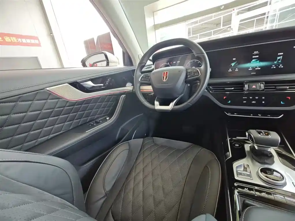 Hongqi HS5 2.0 T Connected Flagship Enjoyment