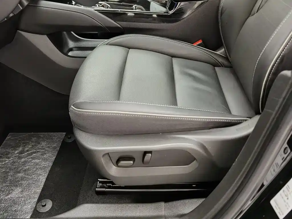 Envision Plus Envision Plus 28 T 4 WD Premium