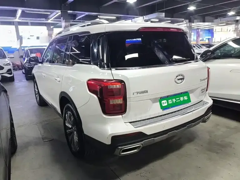 GAC Trumpchi GS8 390 T 2 WD Luxury Connected (7-seat)