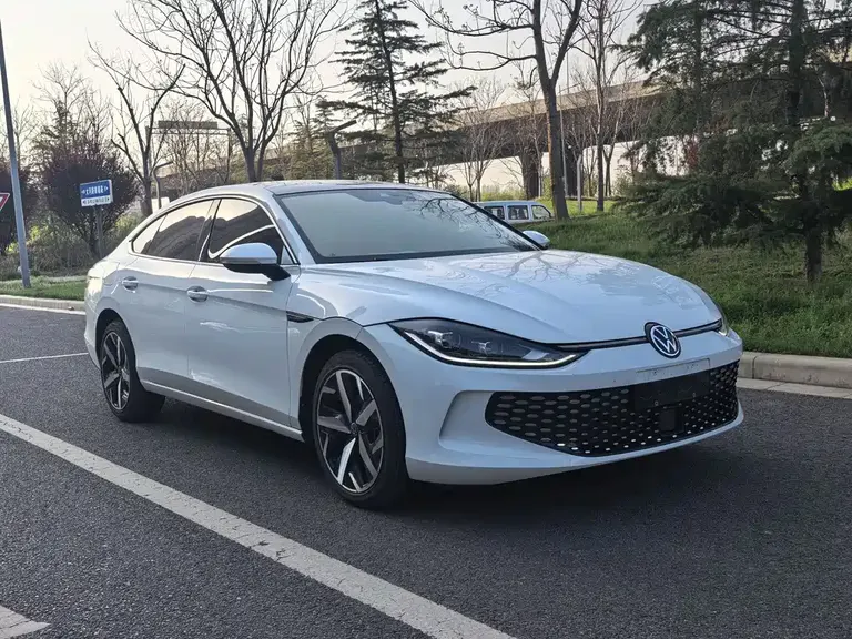 Volkswagen Lamando Lamando L 280 TSI DSG Spicy Cool