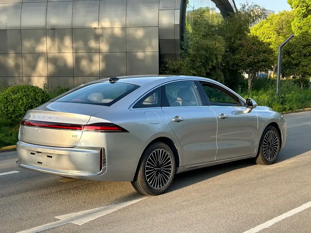 Roewe M7 DMH 160 km Premium Enjoyment