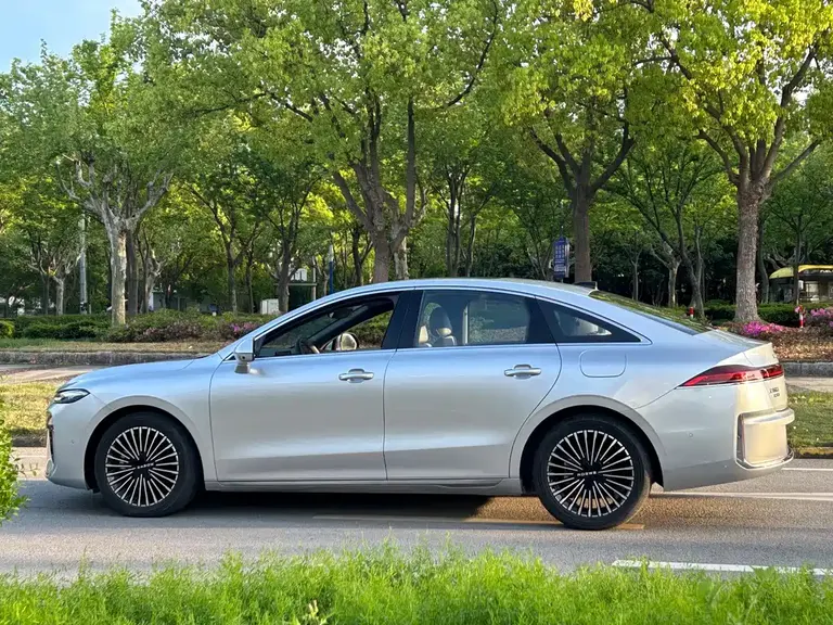 Roewe M7 DMH 160 km Premium Enjoyment