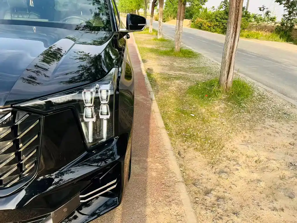 GAC Trumpchi GS8 Navigator Series 2.0 TGDI 4 WD Luxury Connected (7-seat)