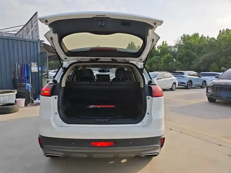 Geely Boyue 1.8 TD Auto 2 WD Connected 4 G Connected