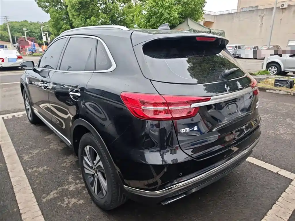 Hongqi HS5 2.0 T Connected Flagship Enjoyment