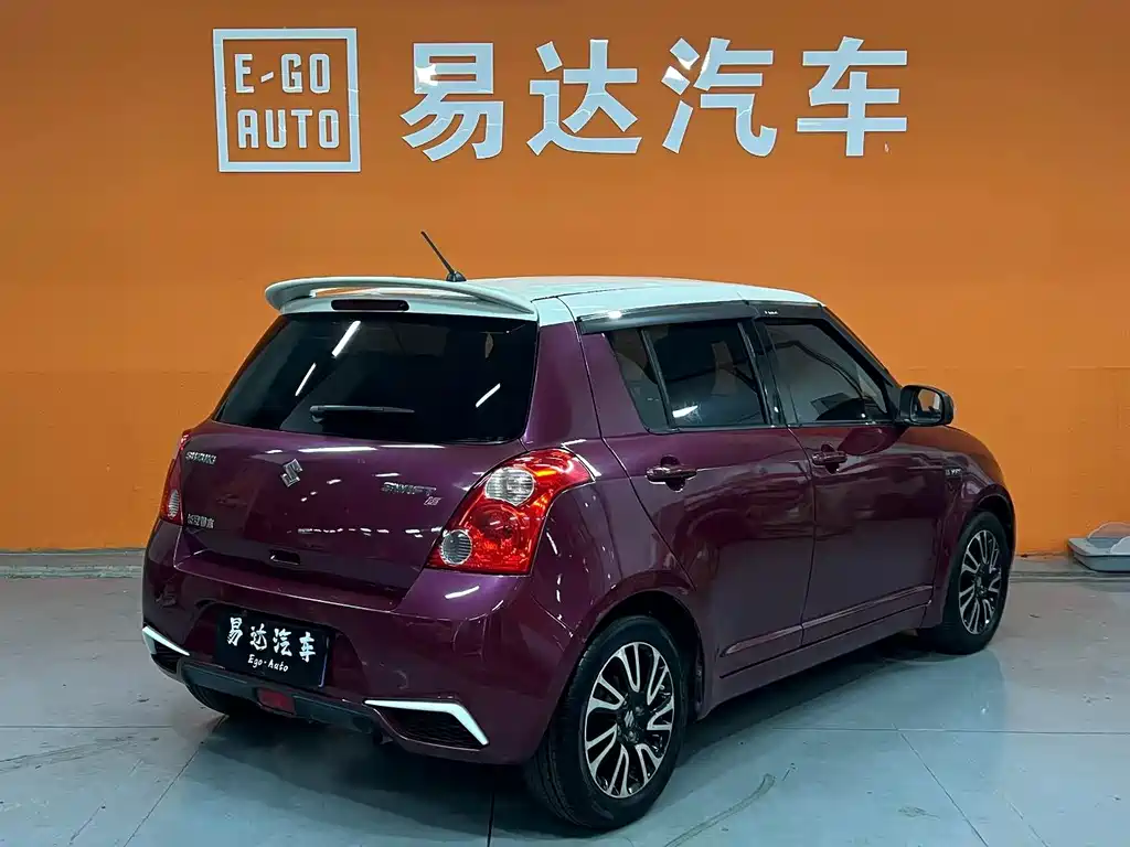 Swift 1.5 L Auto Fashion