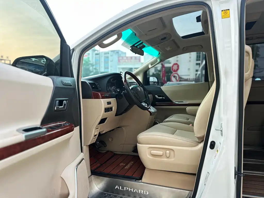 Alphard 3.5 L Luxury