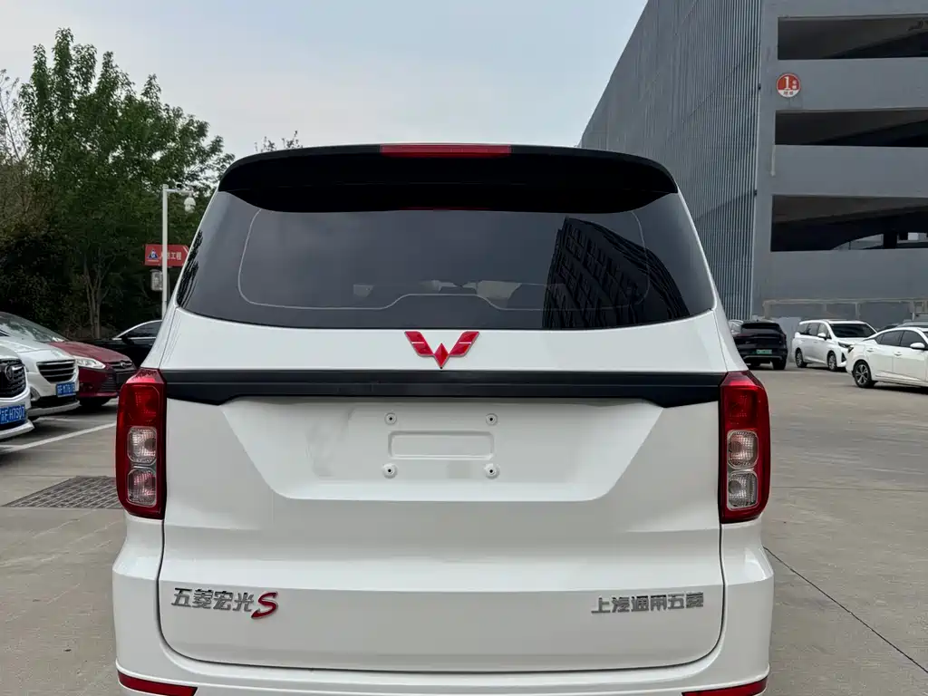 Wuling Hongguang Facelift 1.5 L S Basic Electric Assist LAR