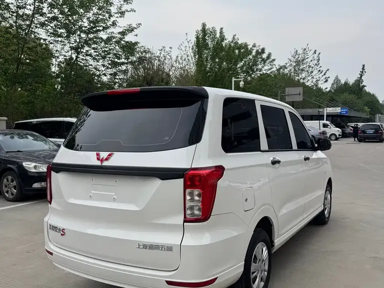 Wuling Hongguang Facelift 1.5 L S Basic Electric Assist LAR