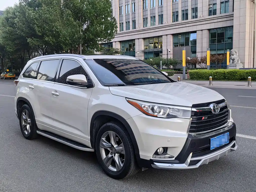 Highlander 2.0 T 4 WD Luxury 7-seat