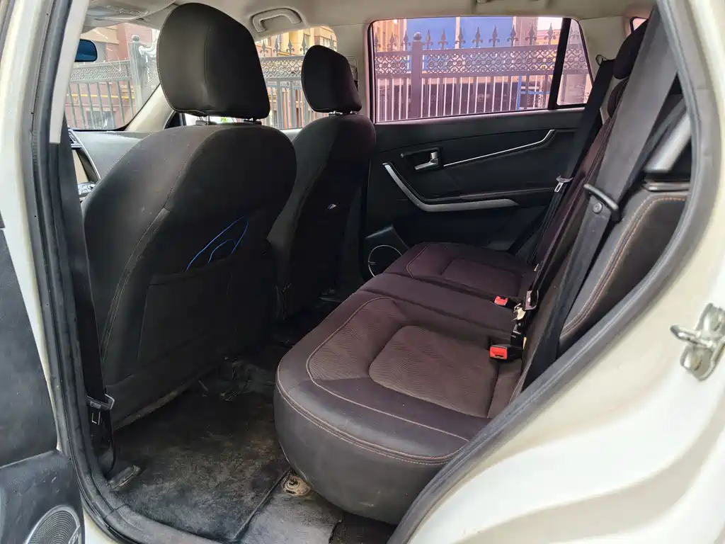 Landwind X5 陆风X5 2016款 Plus 1.5 T CVT创享版