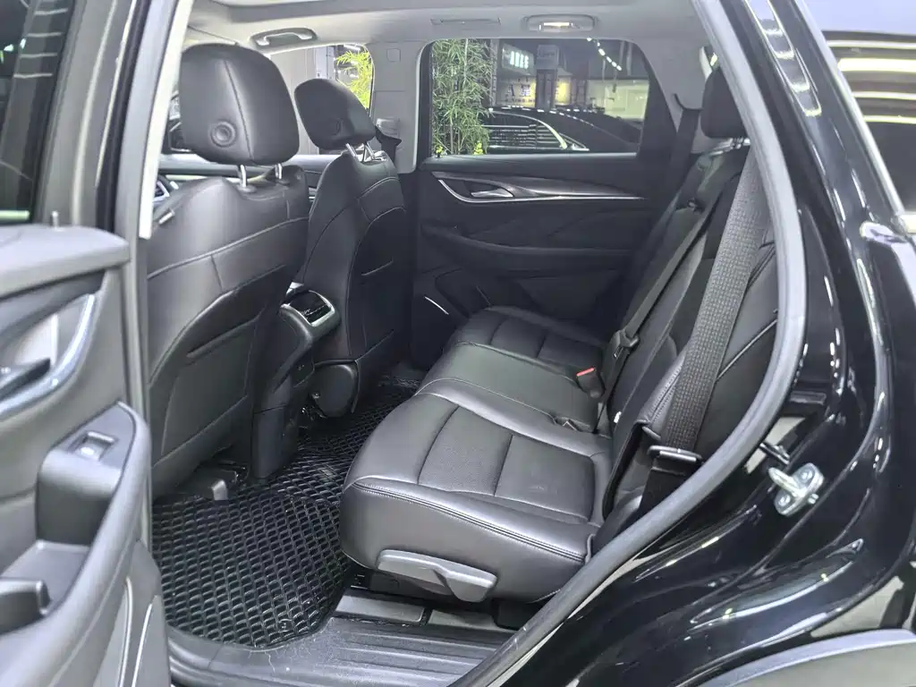 Enclave 28 T 2 WD Distinguished