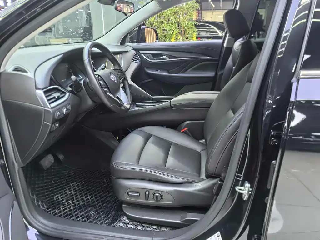 Enclave 28 T 2 WD Distinguished
