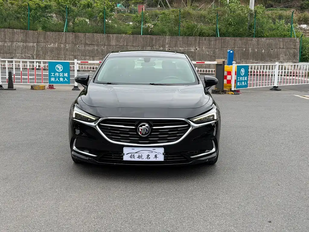 LaCrosse 652 T Luxury