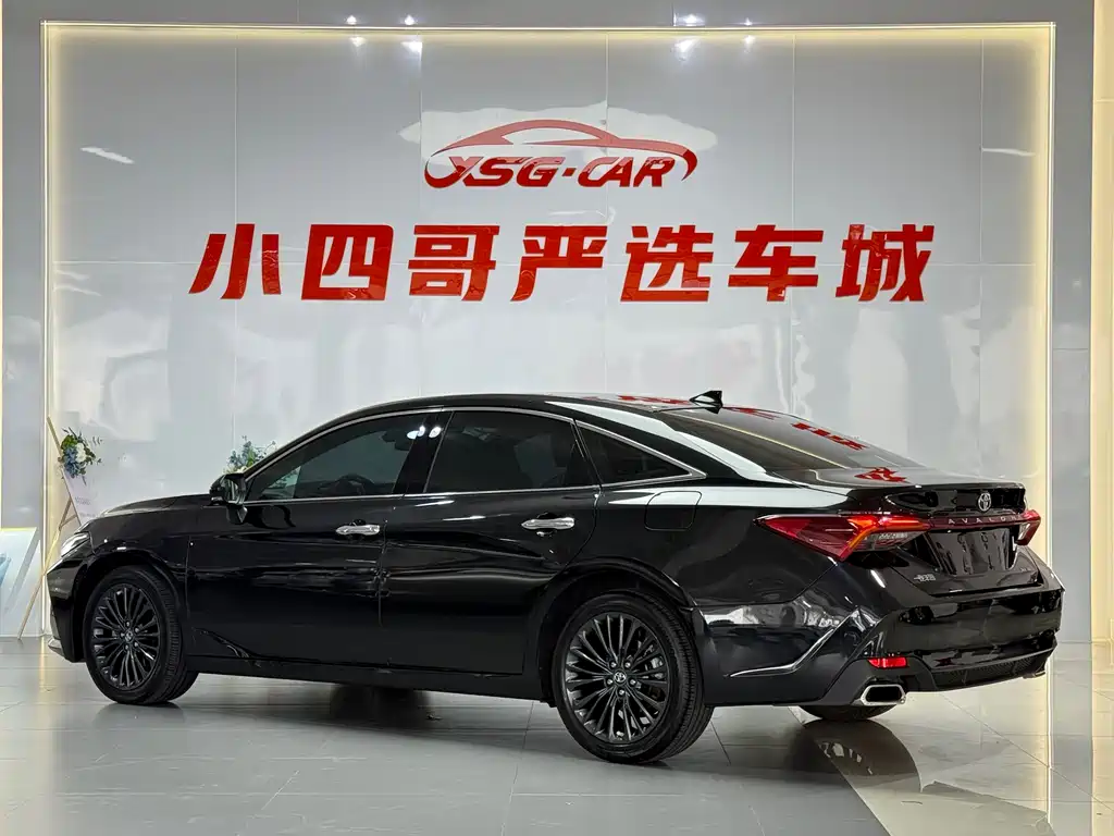 Avalon 2.0 L XLE Premium