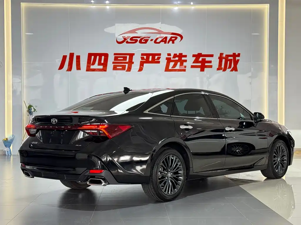 Avalon 2.0 L XLE Premium