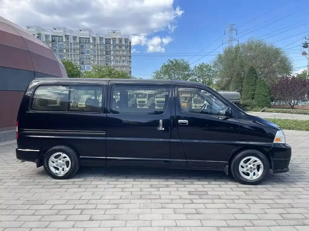 Grace 阁瑞斯 2007款 2.7 L商务舱标准型9座9座3 RZ
