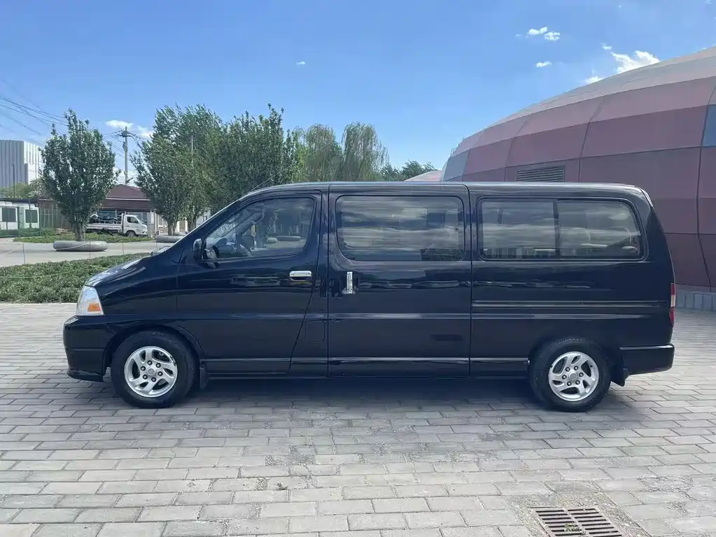 Grace 阁瑞斯 2007款 2.7 L商务舱标准型9座9座3 RZ