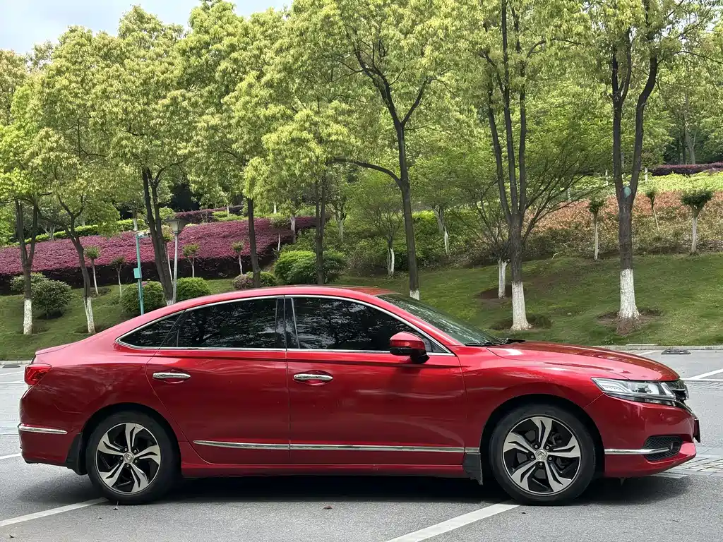 Spirior 2.4 L Distinguished