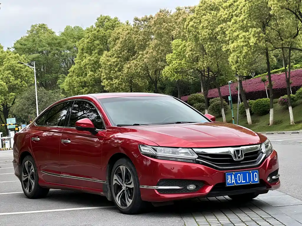 Spirior 2.4 L Distinguished